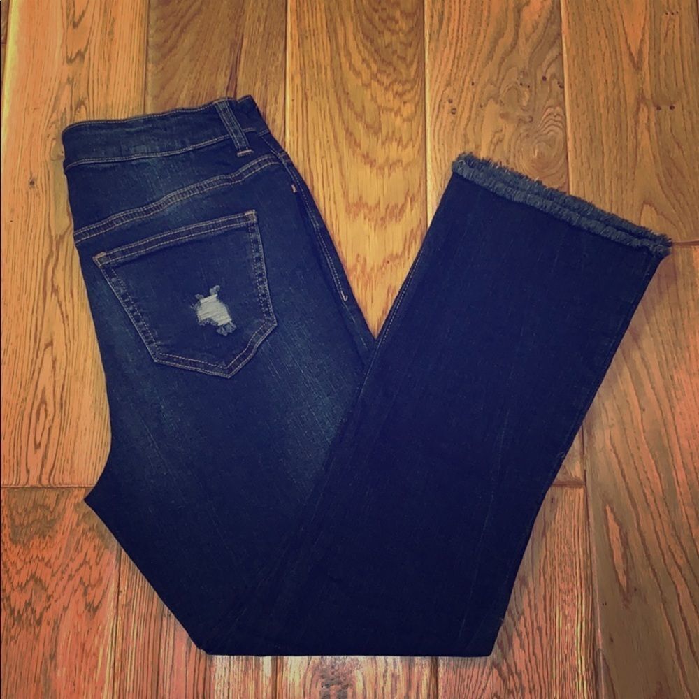 HIGH RISE CROP FLARE distressed dark wash jeans. 7‎
